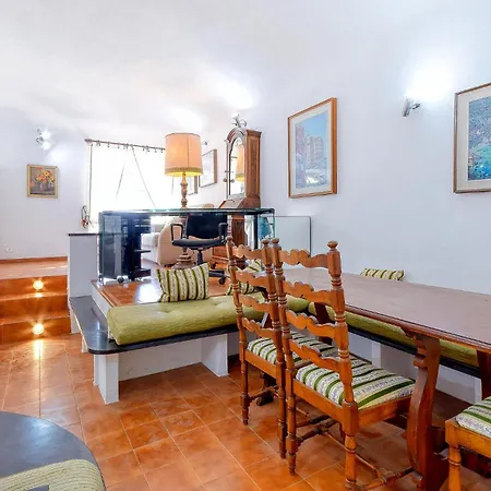 Apartment Lovely In With Wi-fi